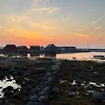 Et Hus Dypt I Havet Feriehus