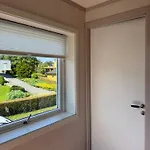 Feriehus Et Hus Dypt I Havet