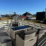 Et Hus Dypt I Havet Steinshamn