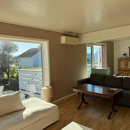 Et Hus Dypt I Havet Holiday home *