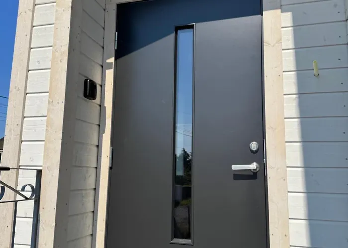 Et Hus Dypt I Havet Steinshamn